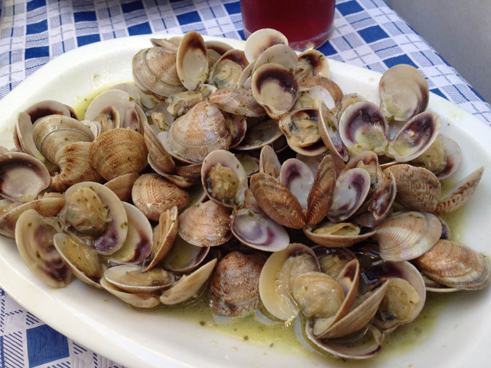 When wine and butter meet the sea...