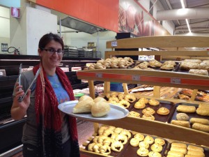 Picking bread at the Super Market - Chedraui Picking bread at the Super Market - Chedraui